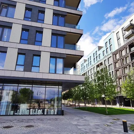 Rybalsky Dnipro View Apartment *